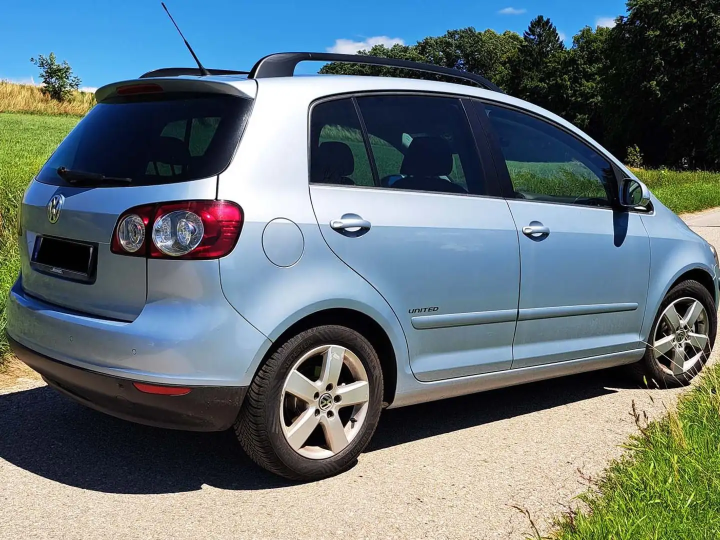 Volkswagen Golf Plus **Sehr gepflegt** - 1. Hand, Anhängerkupplung Plateado - 2