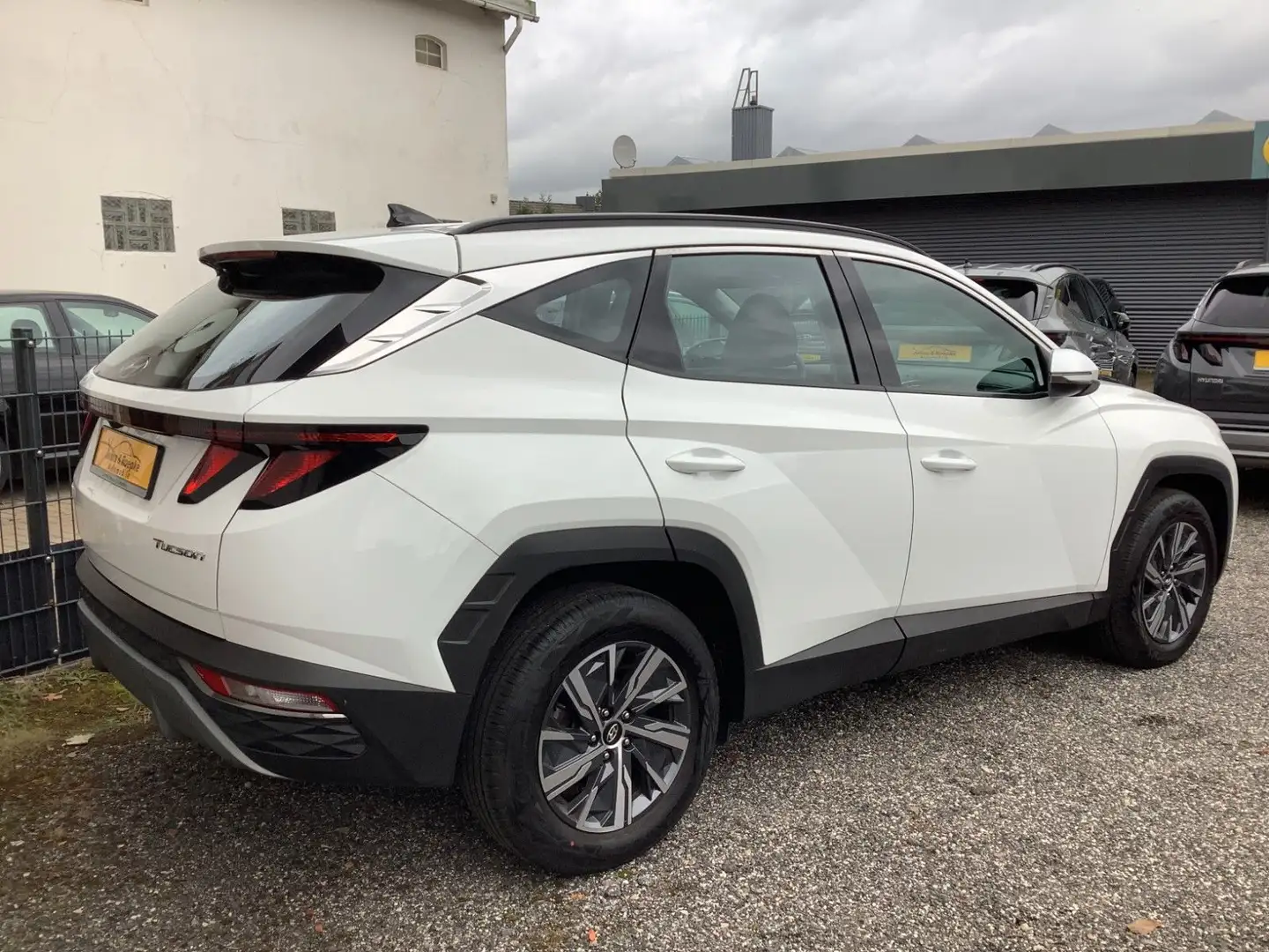 Hyundai TUCSON Select / NAVI Weiß - 2