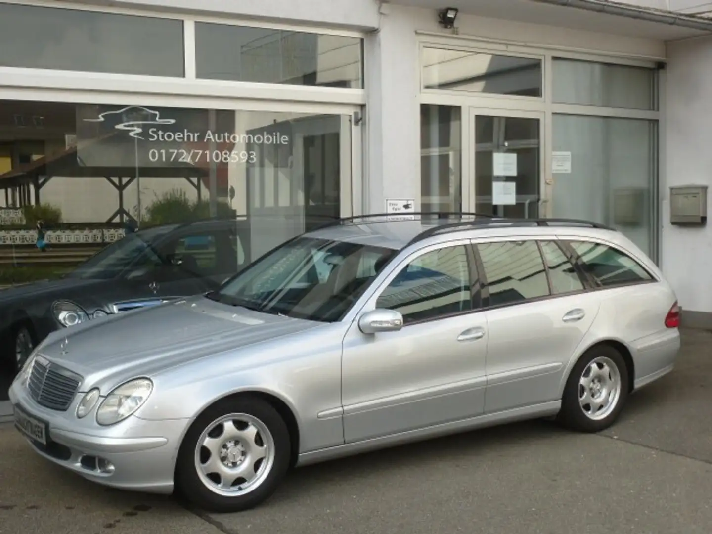 Mercedes-Benz E 220 CDI DPF Kombi Automatik Klima PDC Silber - 1