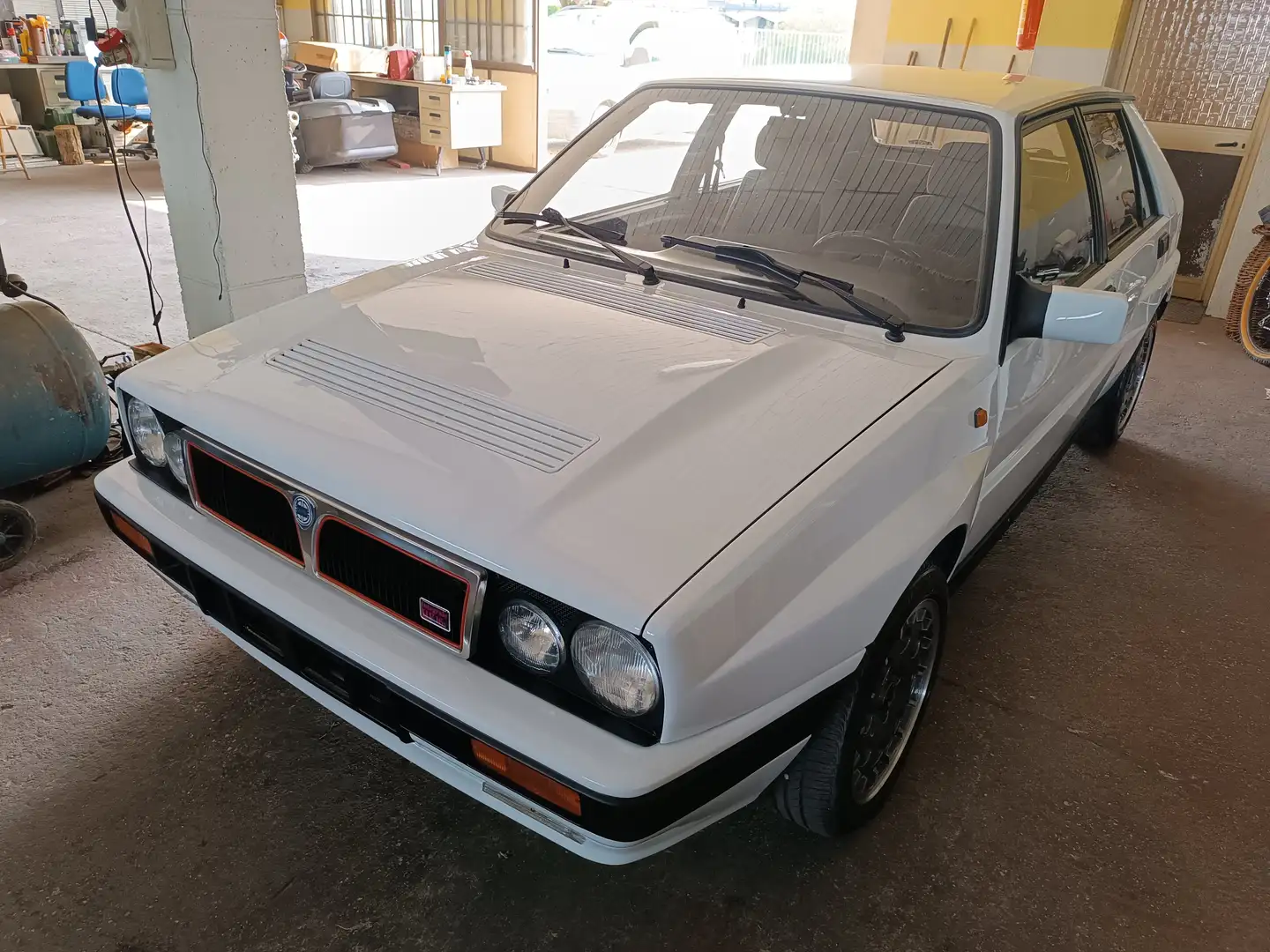 Lancia Delta Delta 2.0 16v HF Integrale - 1