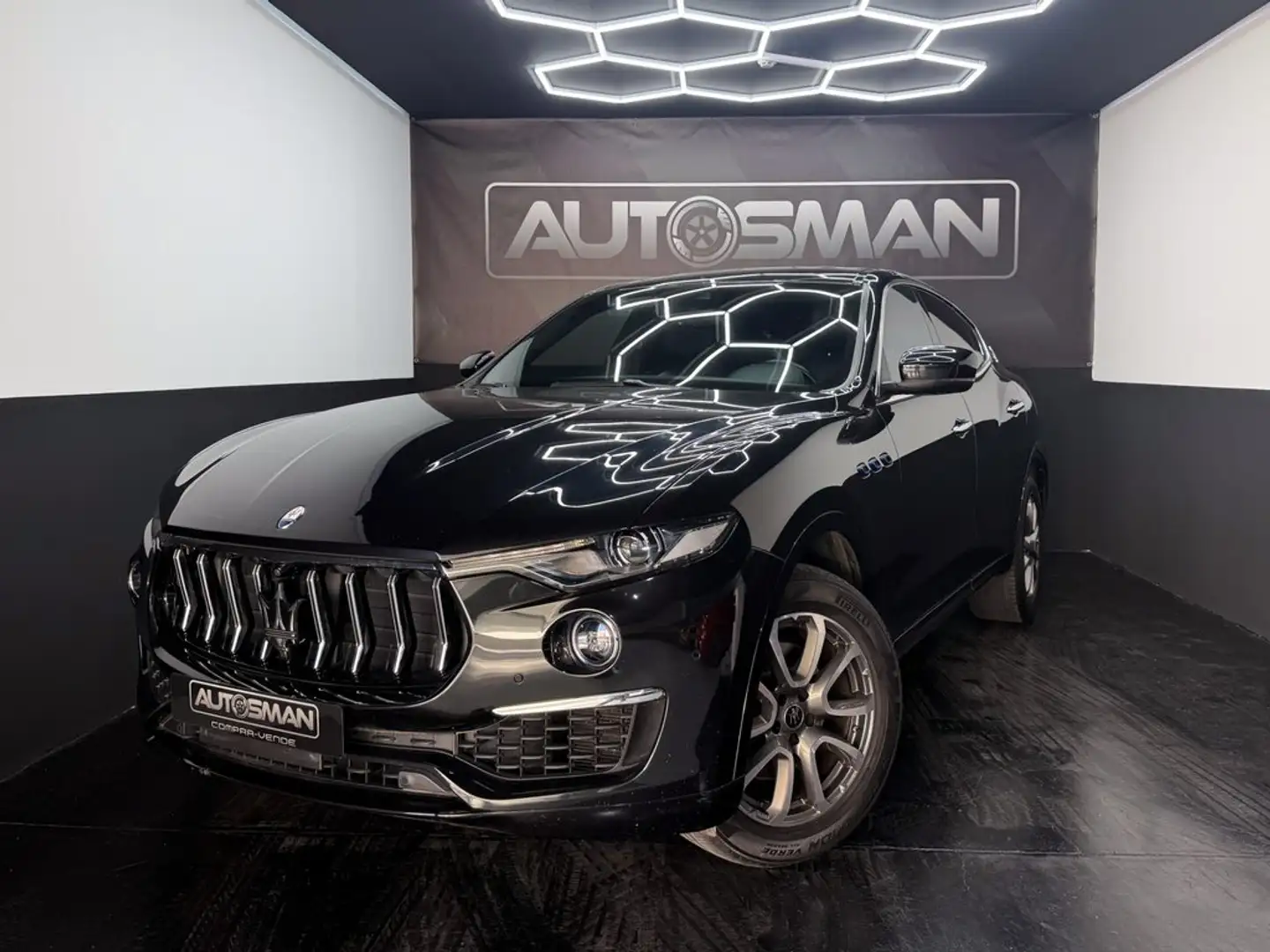 Maserati Levante Executive L4 330CV Hybrid-Gasolina AWD Negro - 1