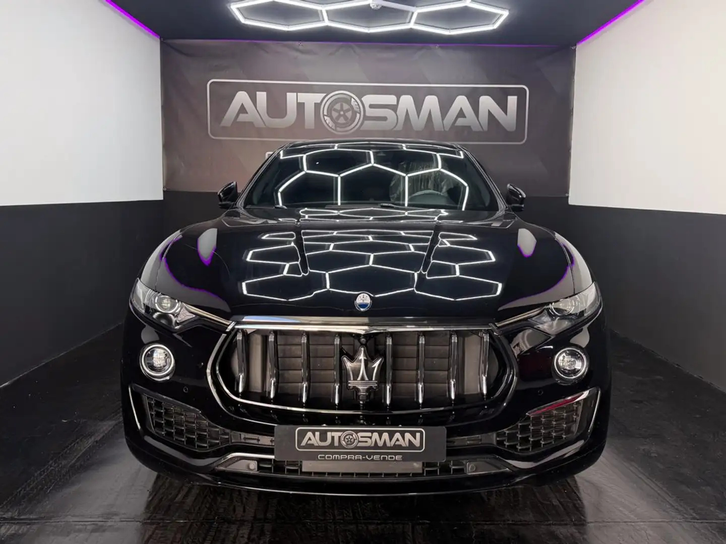 Maserati Levante Executive L4 330CV Hybrid-Gasolina AWD Negro - 2