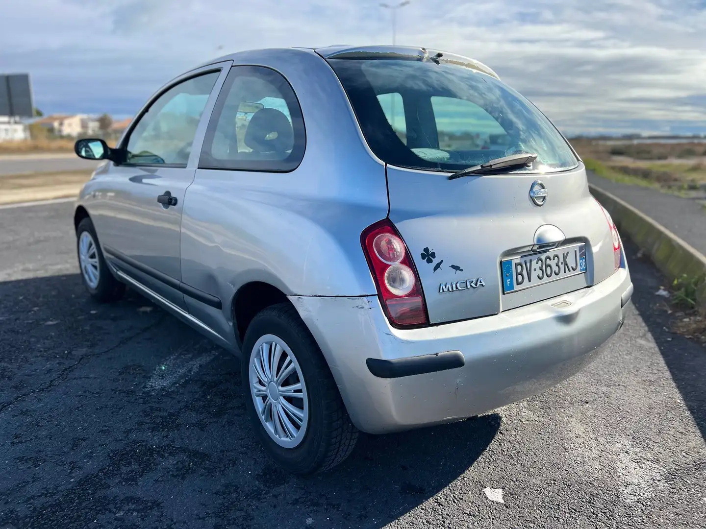 Nissan Micra Micra 1.2i - 65 Visia Gris - 2