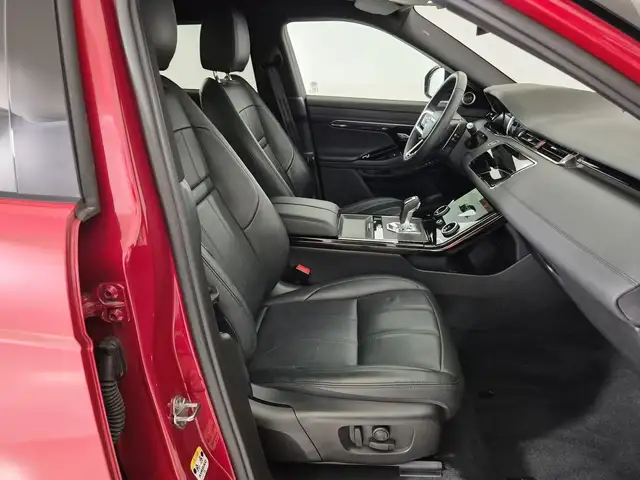 Land Rover Range Rover Evoque view 3