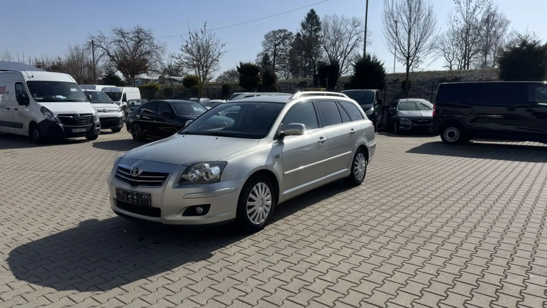 Toyota Avensis 2.2 D-CAT Combi Sol - 1