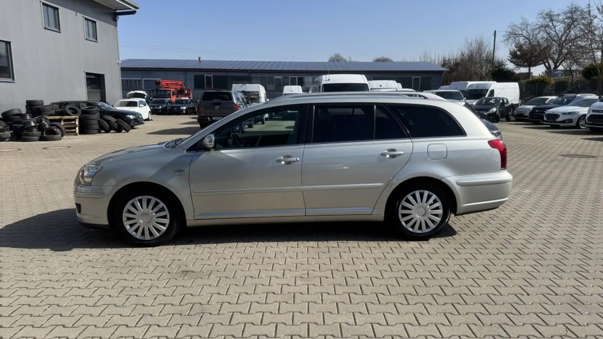 Toyota Avensis 2.2 D-CAT Combi Sol - 2
