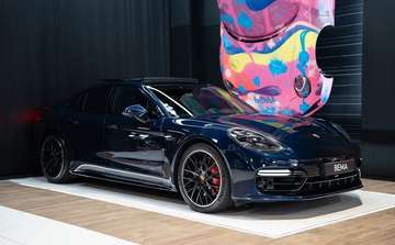 GTS 4.0 V8 460ch | Immatriculation Française Toit panoramique ouvrant SportDesign BOSE Roues arrière directrices À partir