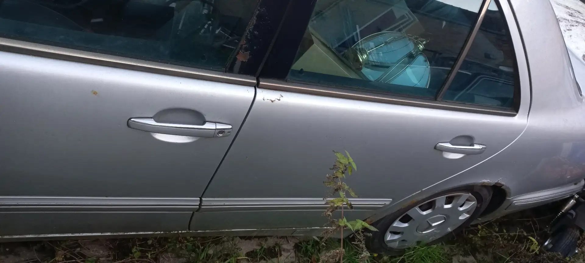 Mercedes-Benz E 270 Argintiu - 1