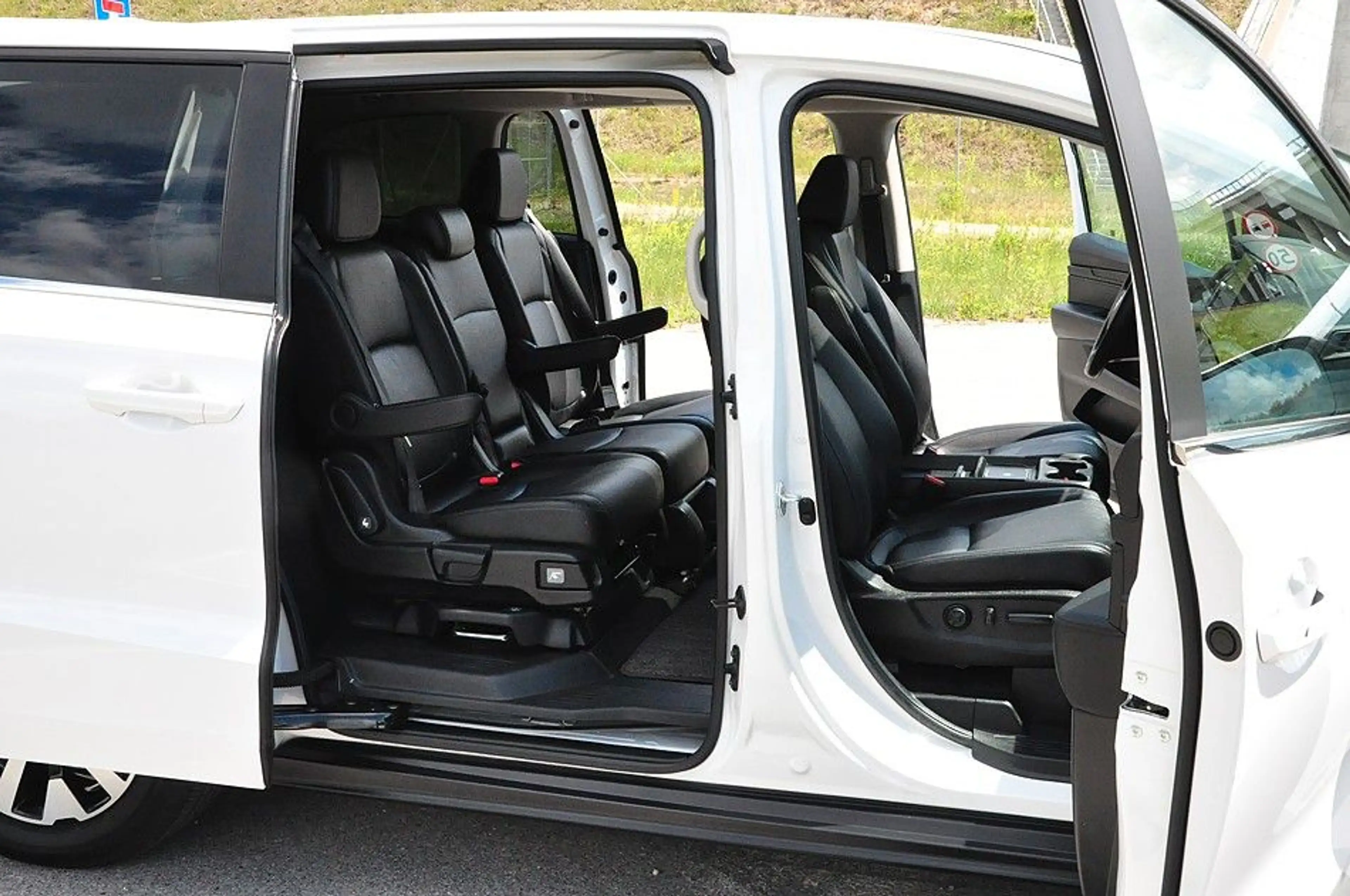 Honda Odyssey 3.5L V6 2025 Ex-L — photo 26