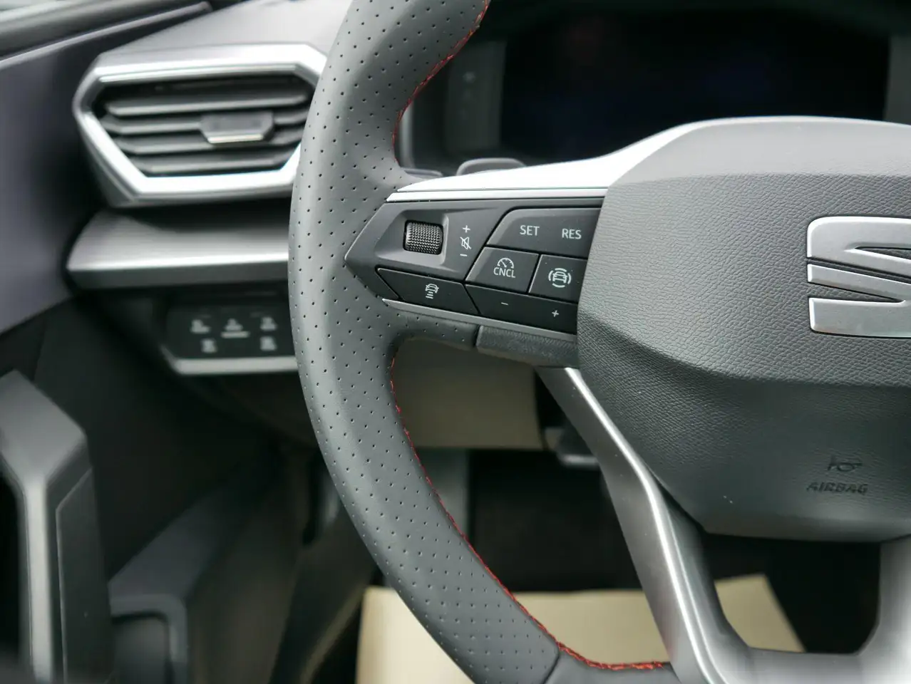 SEAT Leon 2026 — фото 13