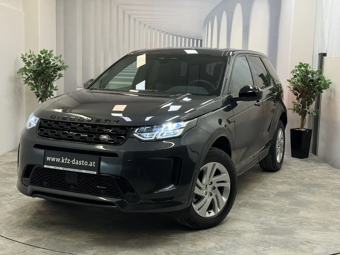 Land Rover Discovery Sport D 165✅ R-DYNAMIC S ✅ AHK ✅ Schwarz - 1