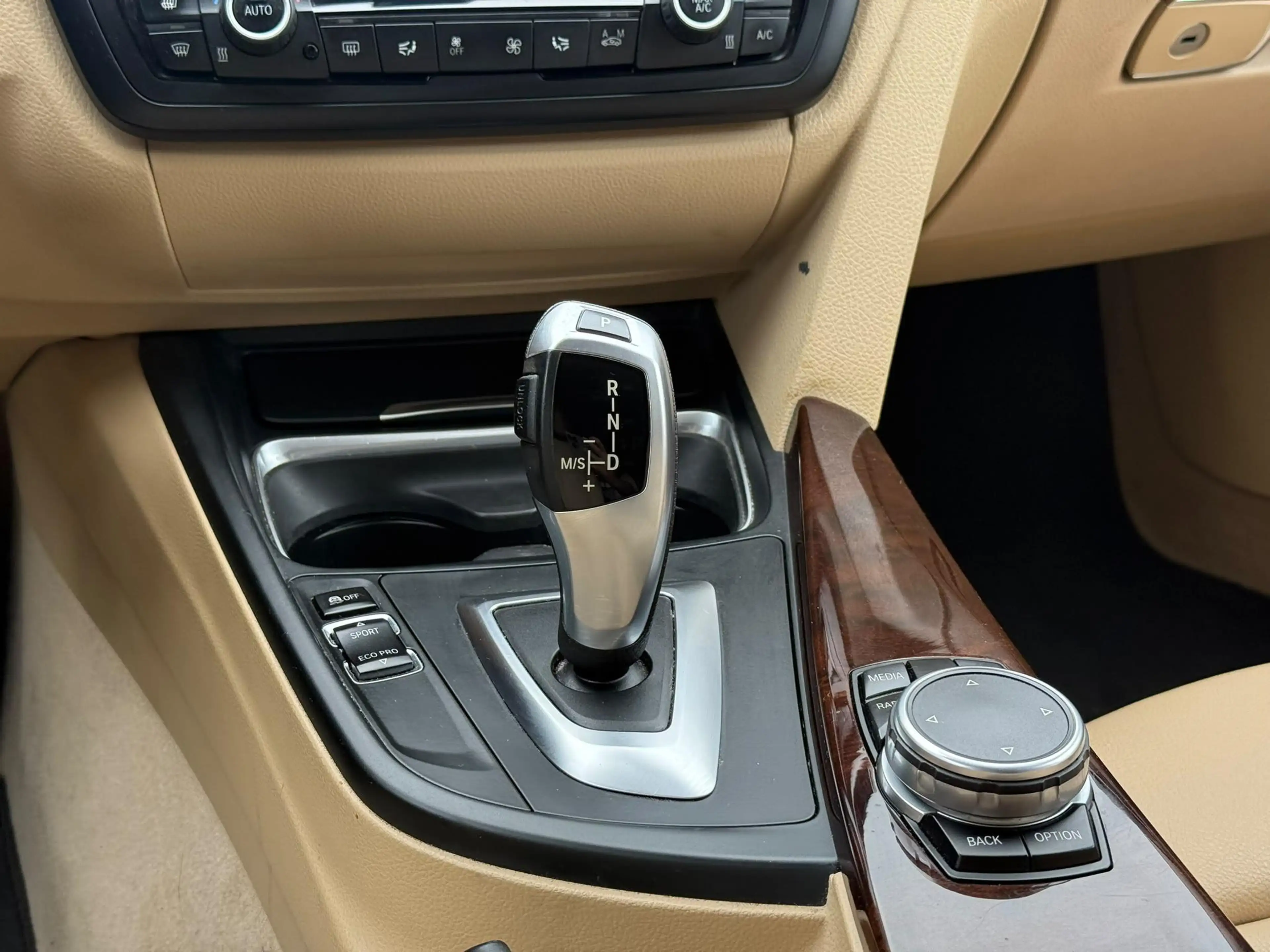 BMW 330 3-serie Touring 330d LEER - NAVIPRO - CRUISE - STO — photo 23