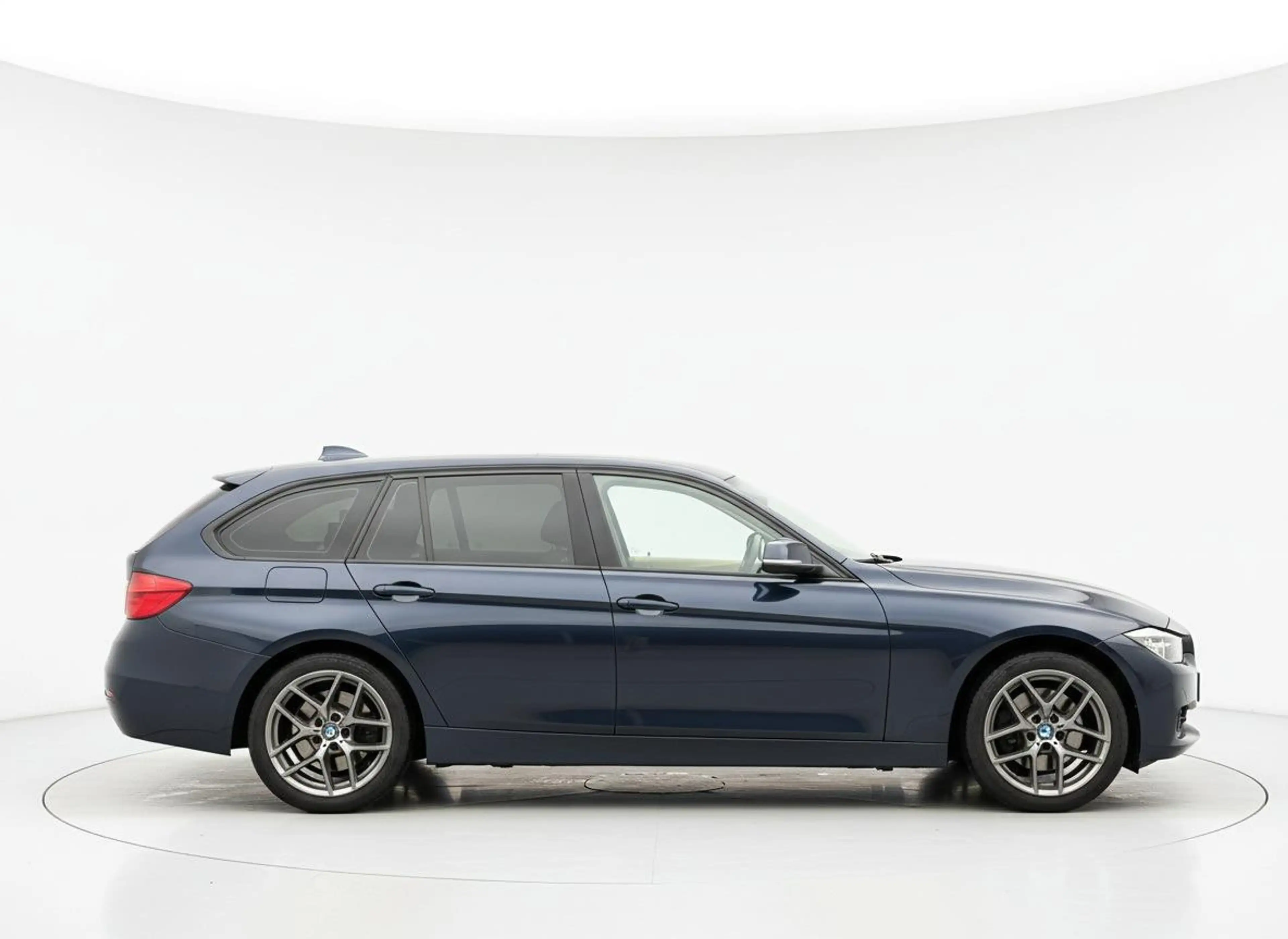 BMW 330 3-serie Touring 330d LEER - NAVIPRO - CRUISE - STO — photo 8