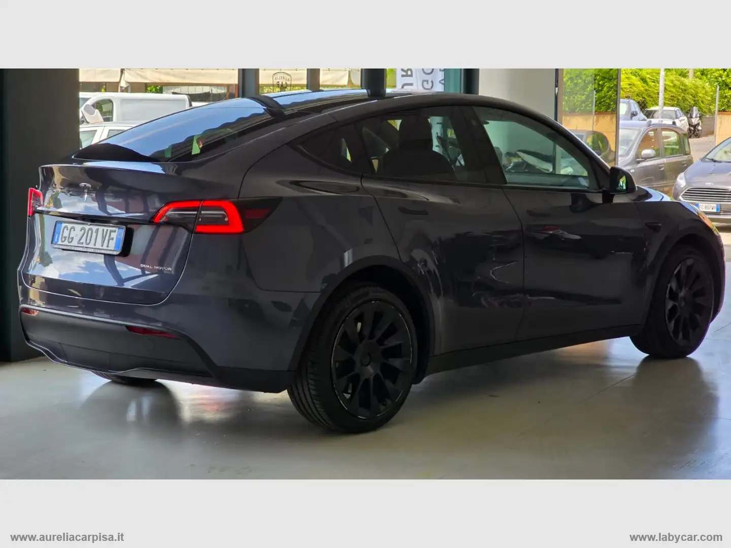 Tesla Model Y Long Range AWD Gris - 2