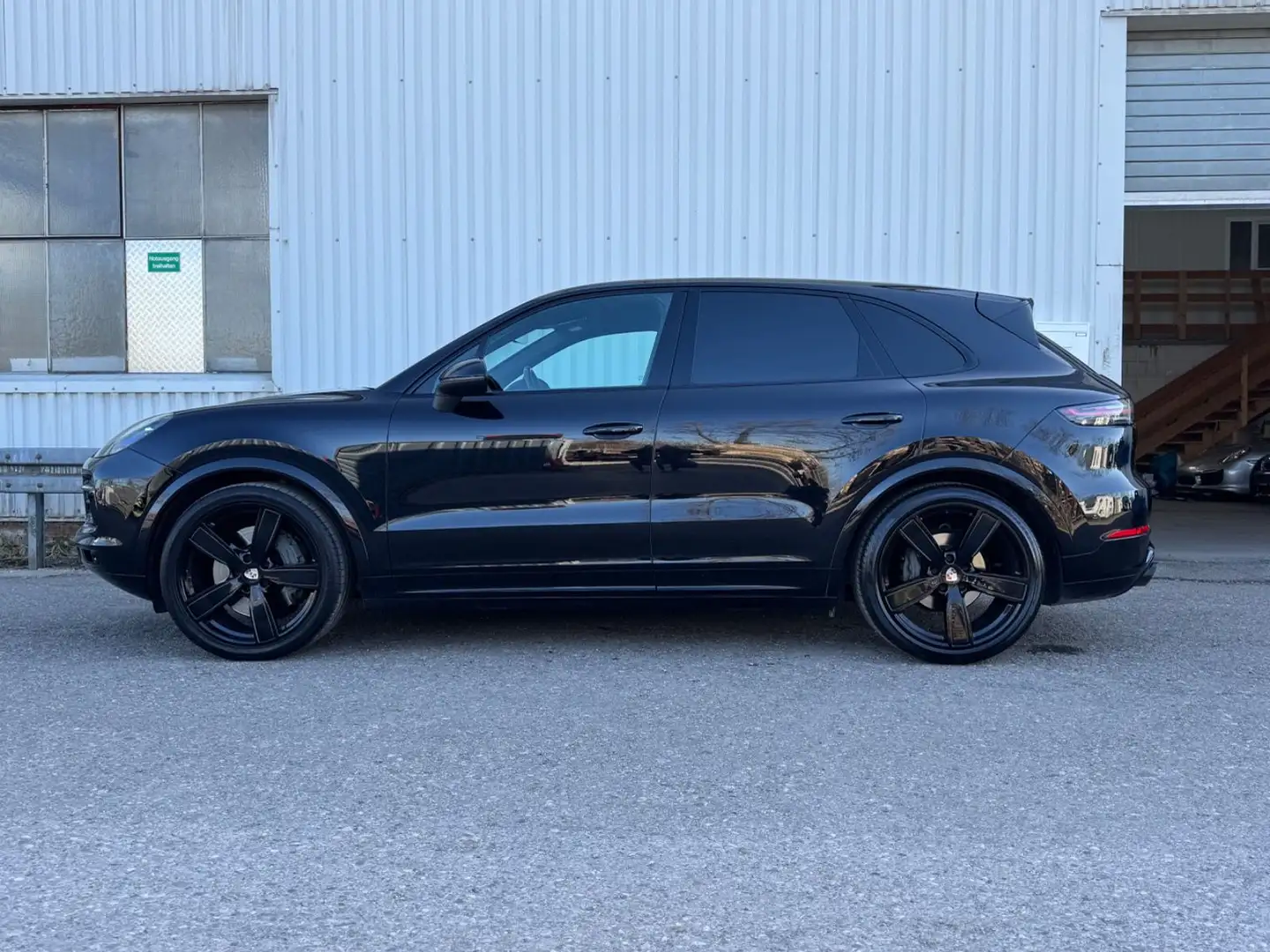 Porsche Cayenne S* 22 Zoll* Pano*AHK*LED*Luftfahrwerk Noir - 2