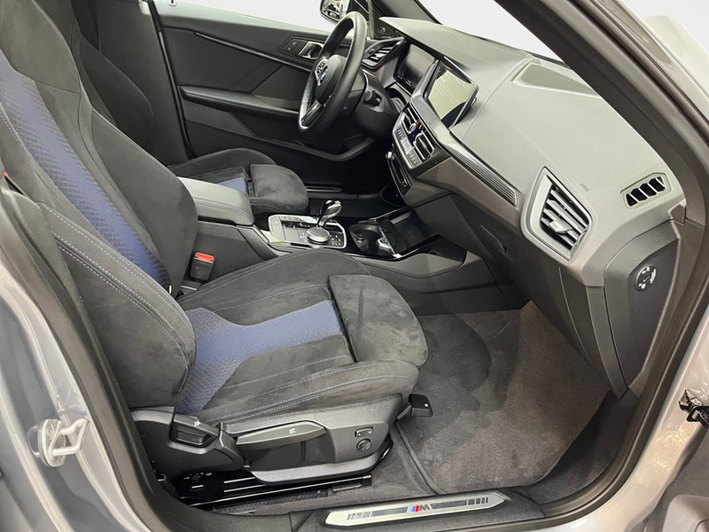 BMW 218 M Sport — photo 14