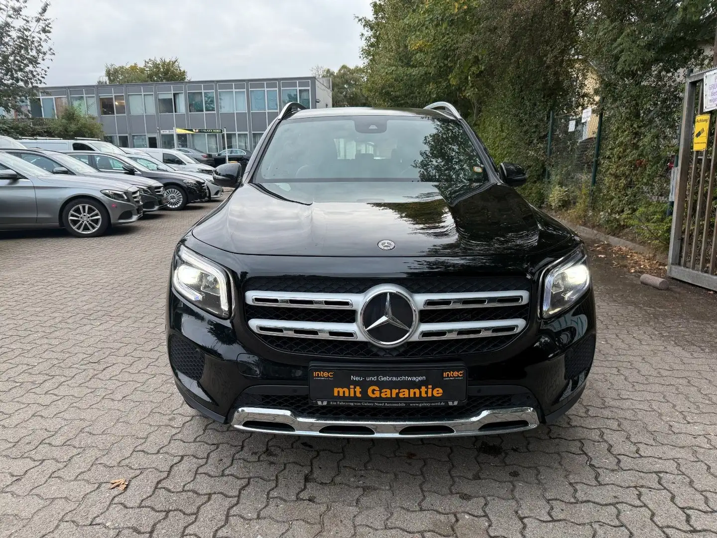 Mercedes-Benz GLB 200 d Navi R.Kamera AHK Tempomat PDC Schwarz - 2