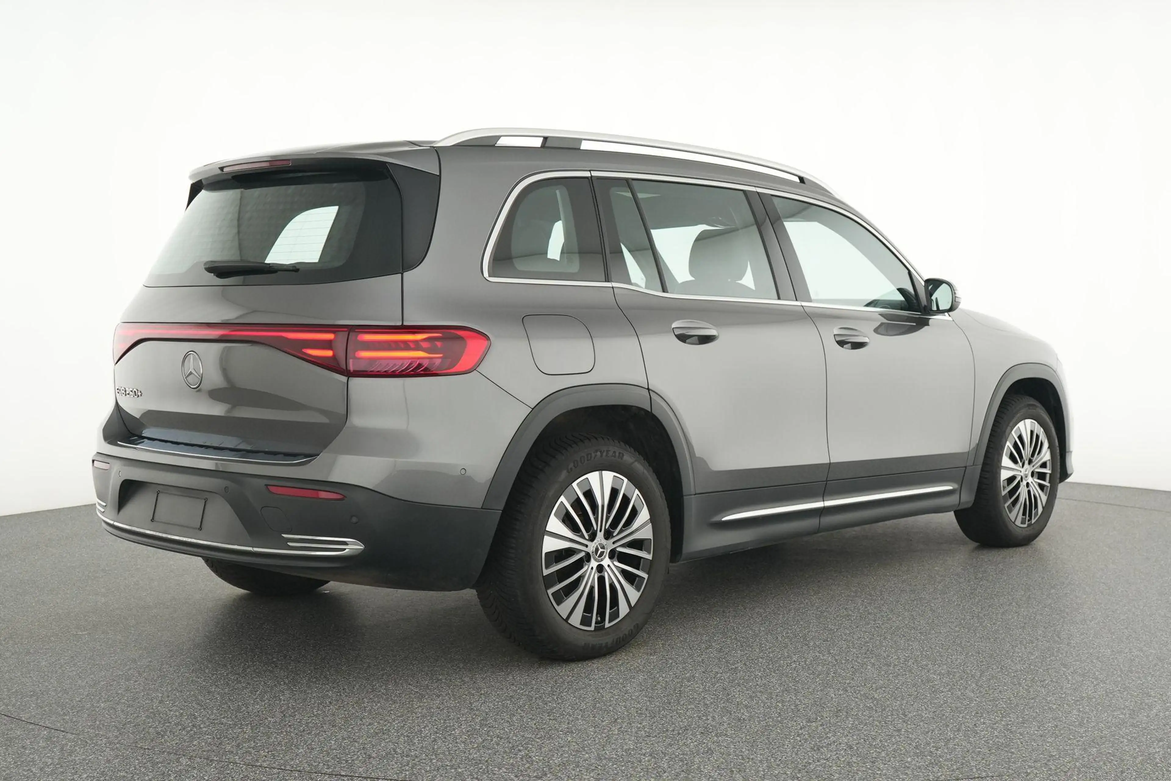 Mercedes-Benz EQB 250 250+ Business Line - 7 Seats — photo 4