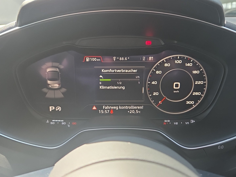 Audi TT 45 TFSI — photo 8