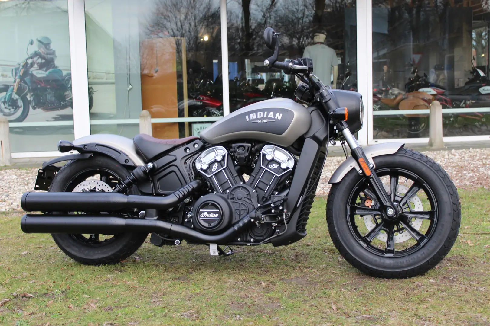 Indian Scout Scout Bobber Zilver - 1