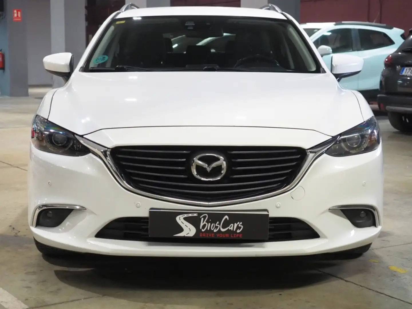Mazda 6 W. 2.2DE Style + Pack Safety Aut. Blanc - 2