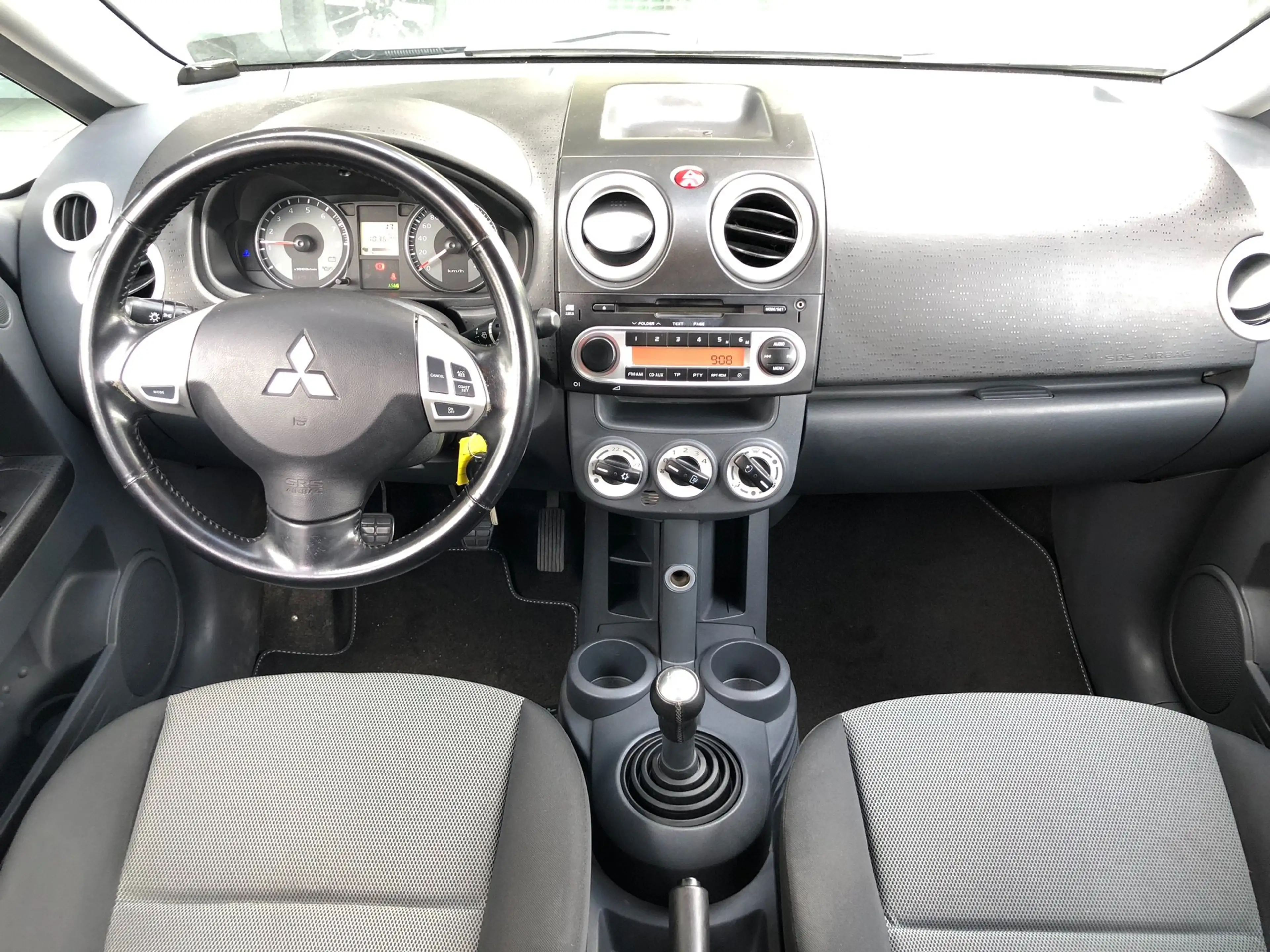 Mitsubishi Colt Colt 3-Türer 1.3 Intense — photo 5