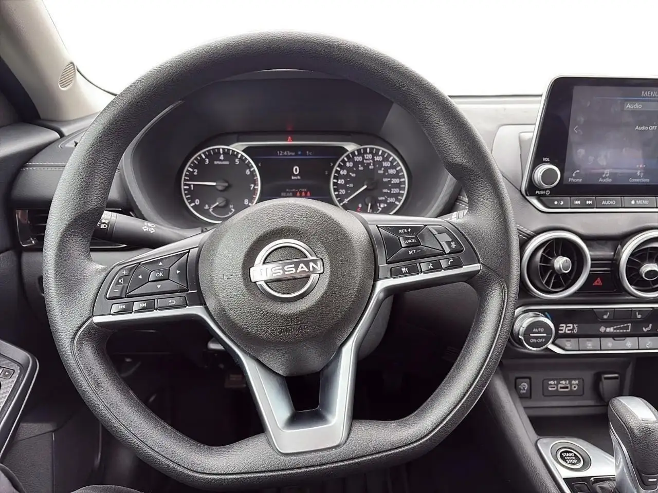 Nissan Sentra снимка Nissan Sentra