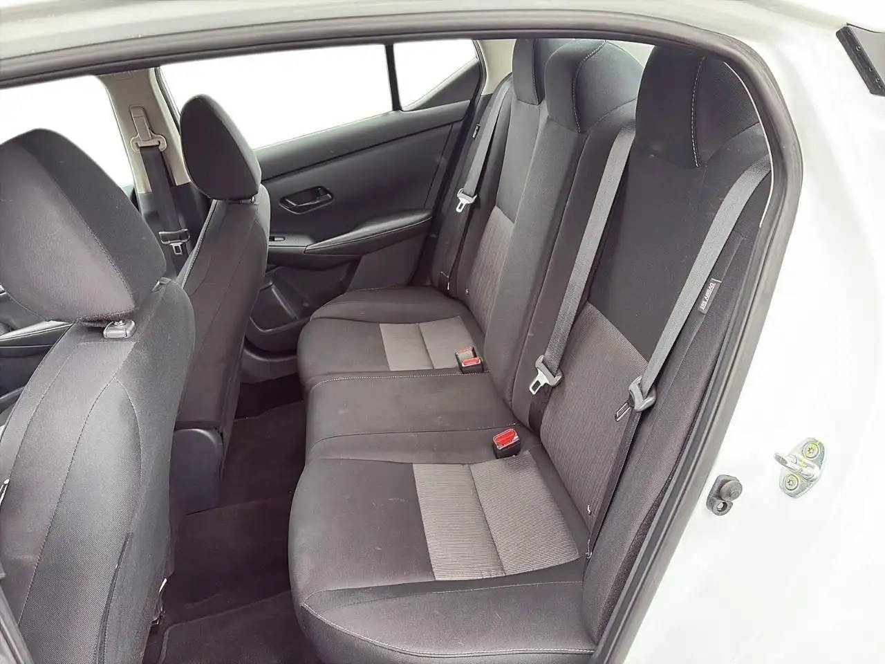 Nissan Sentra снимка Nissan Sentra