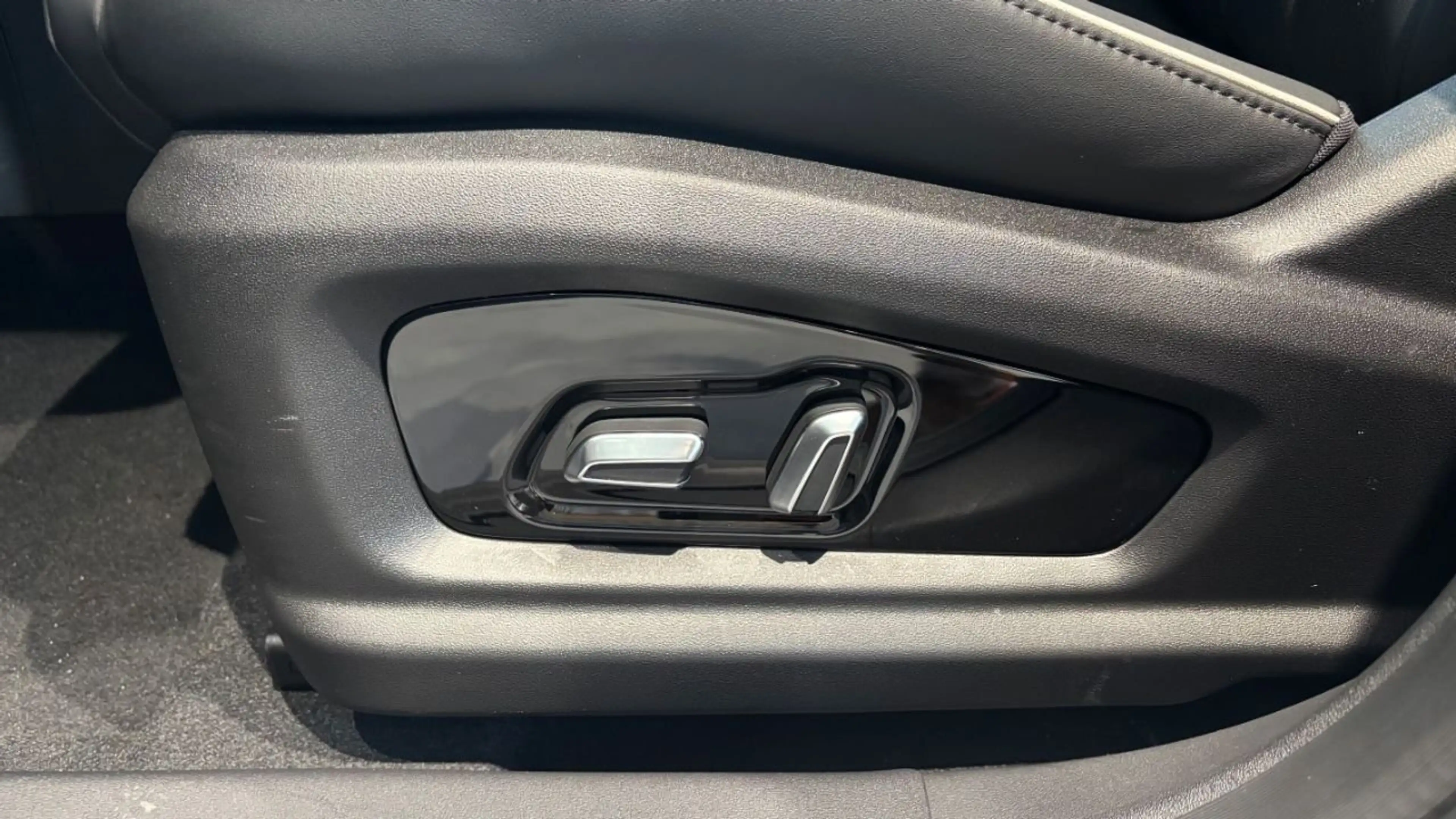 Omoda 5 EV Premium — photo 14