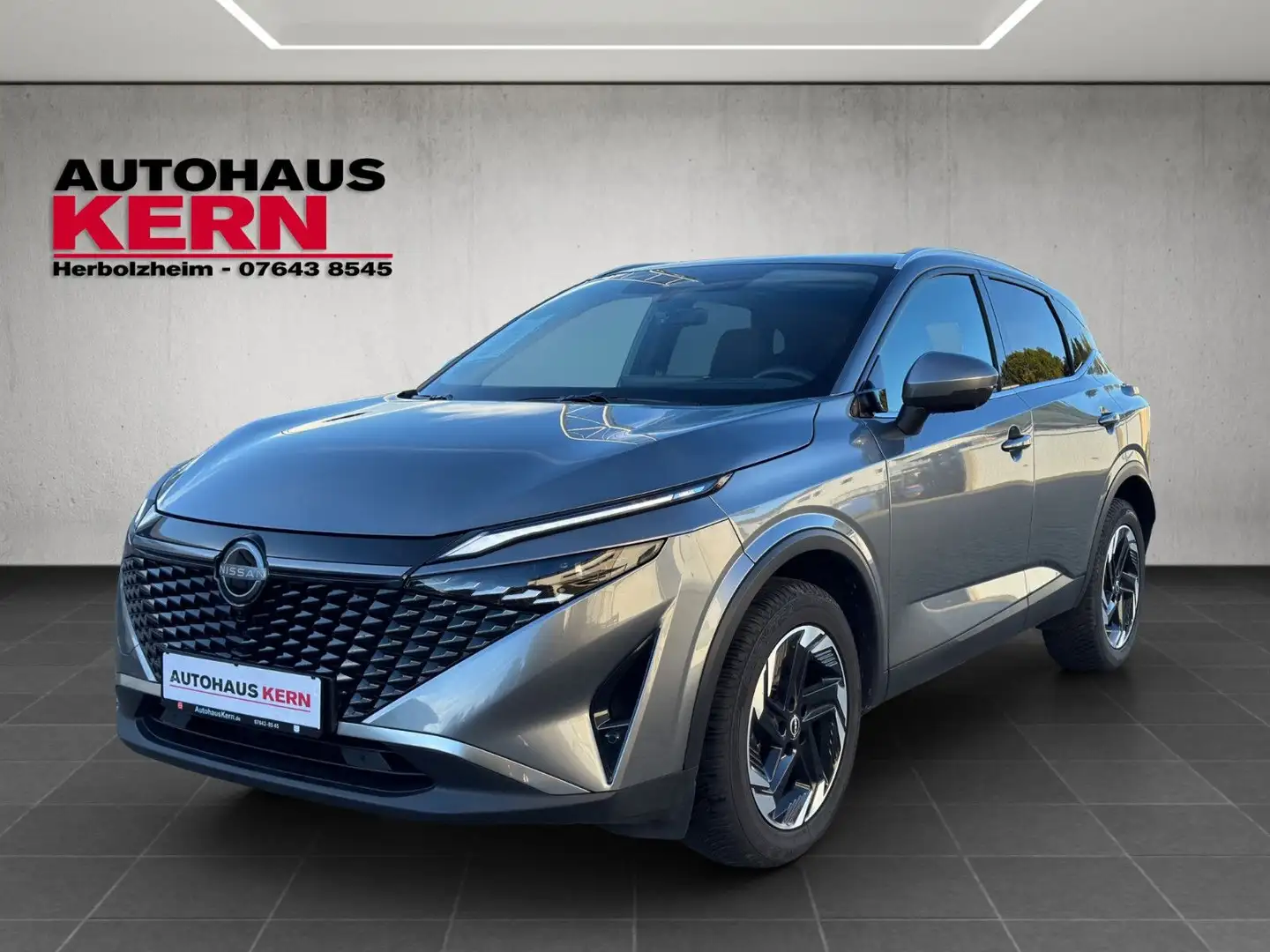 Nissan Qashqai 1.3DIG-T MHEV Automatik N-Connecta Gris - 1