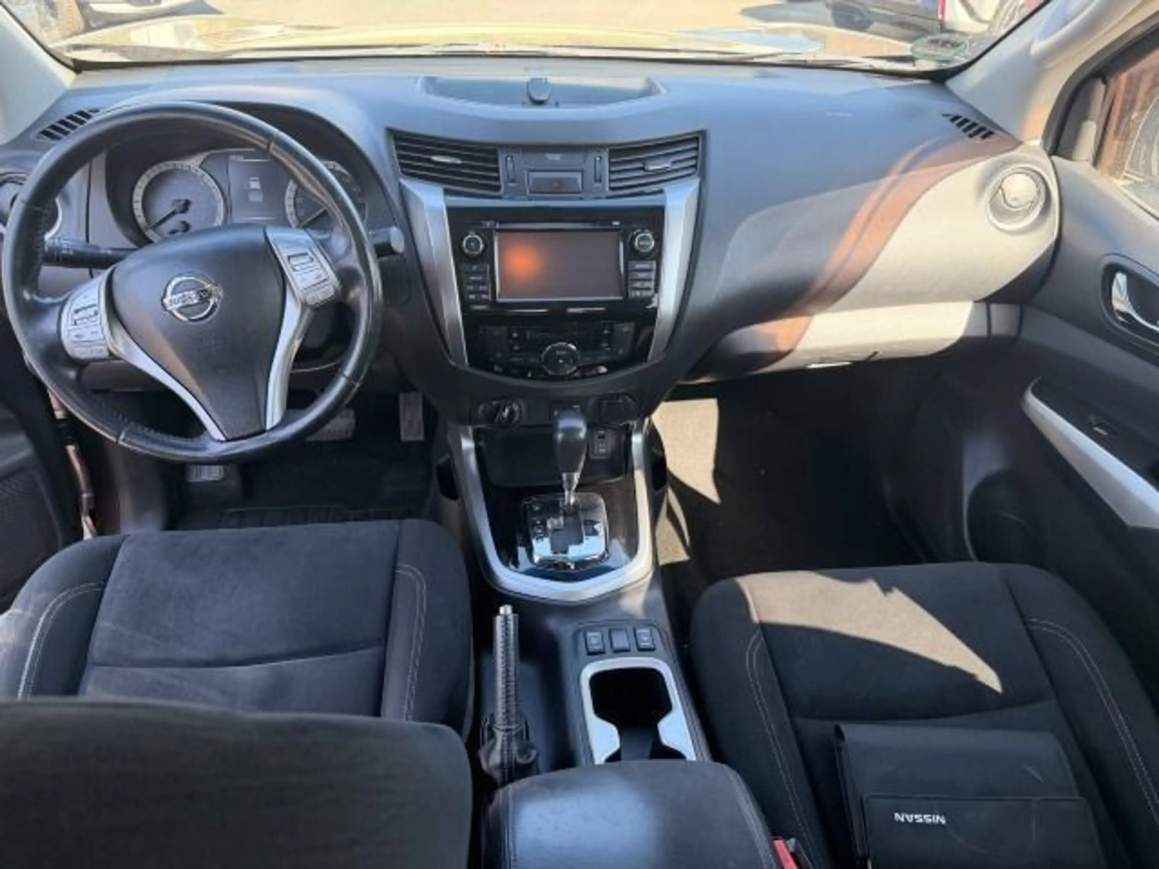 Nissan Navara NP300 N-Connecta DC 4x4 Transportbox — photo 10