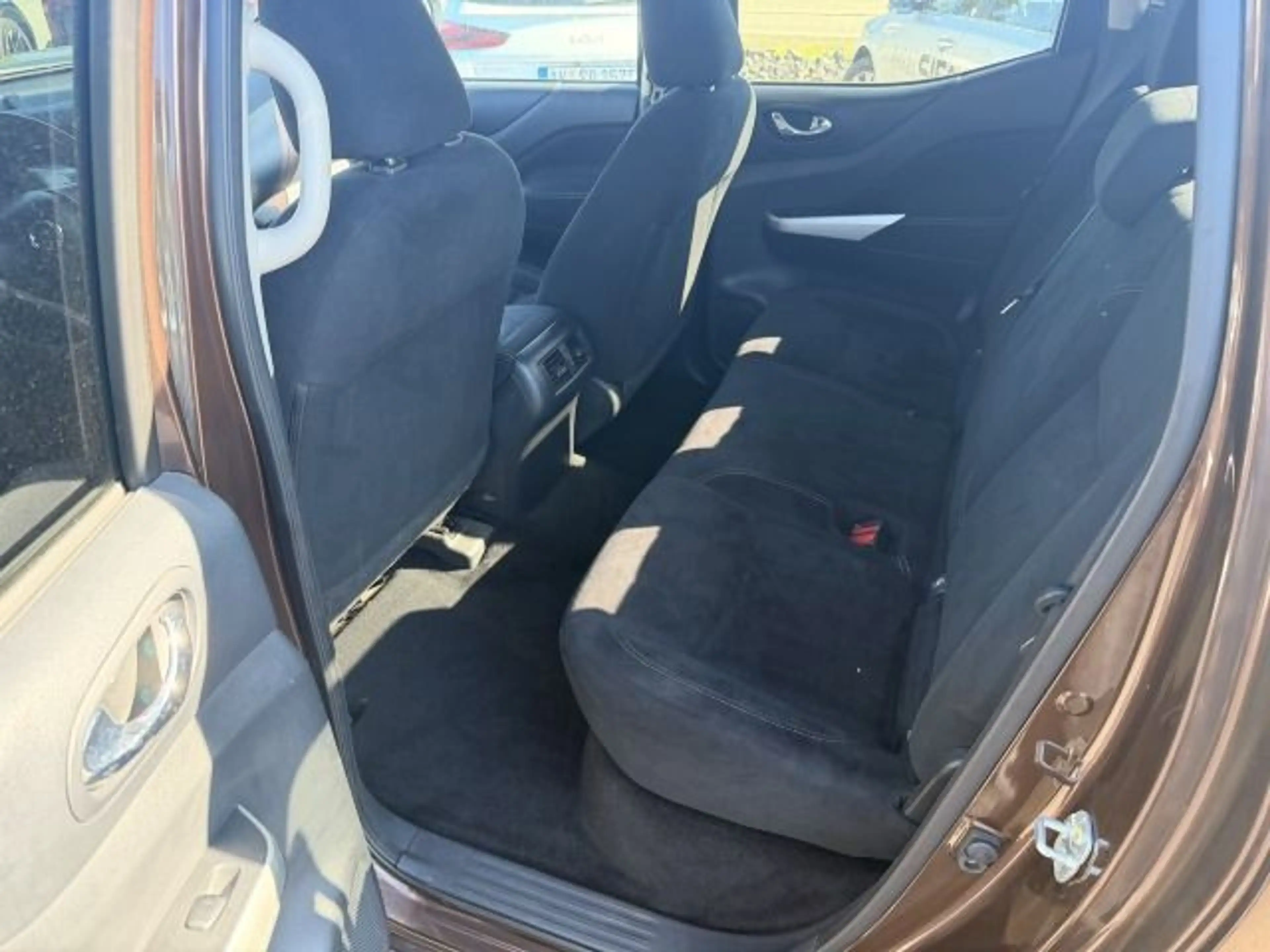 Nissan Navara NP300 N-Connecta DC 4x4 Transportbox — photo 9