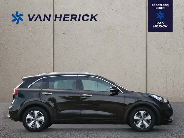 Kia Niro view 3