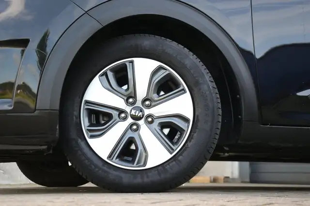 Kia Niro view 5