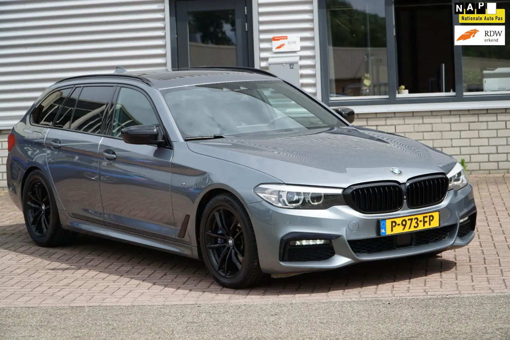 BMW 530 5-serie Touring 530i High Executive PANO Gris - 1