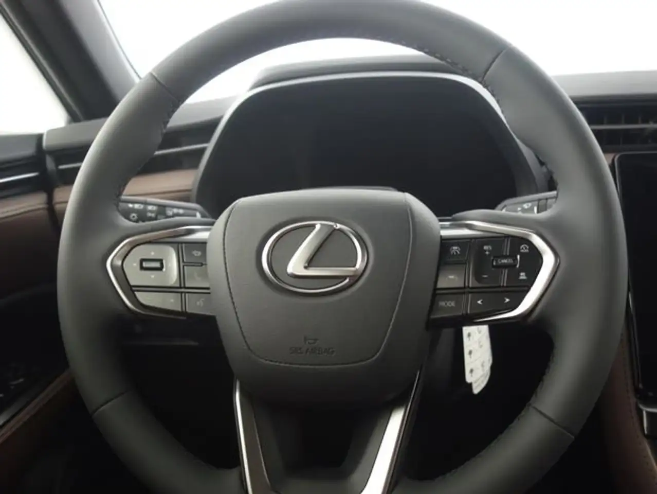 Lexus LBX 2026 — фото 14