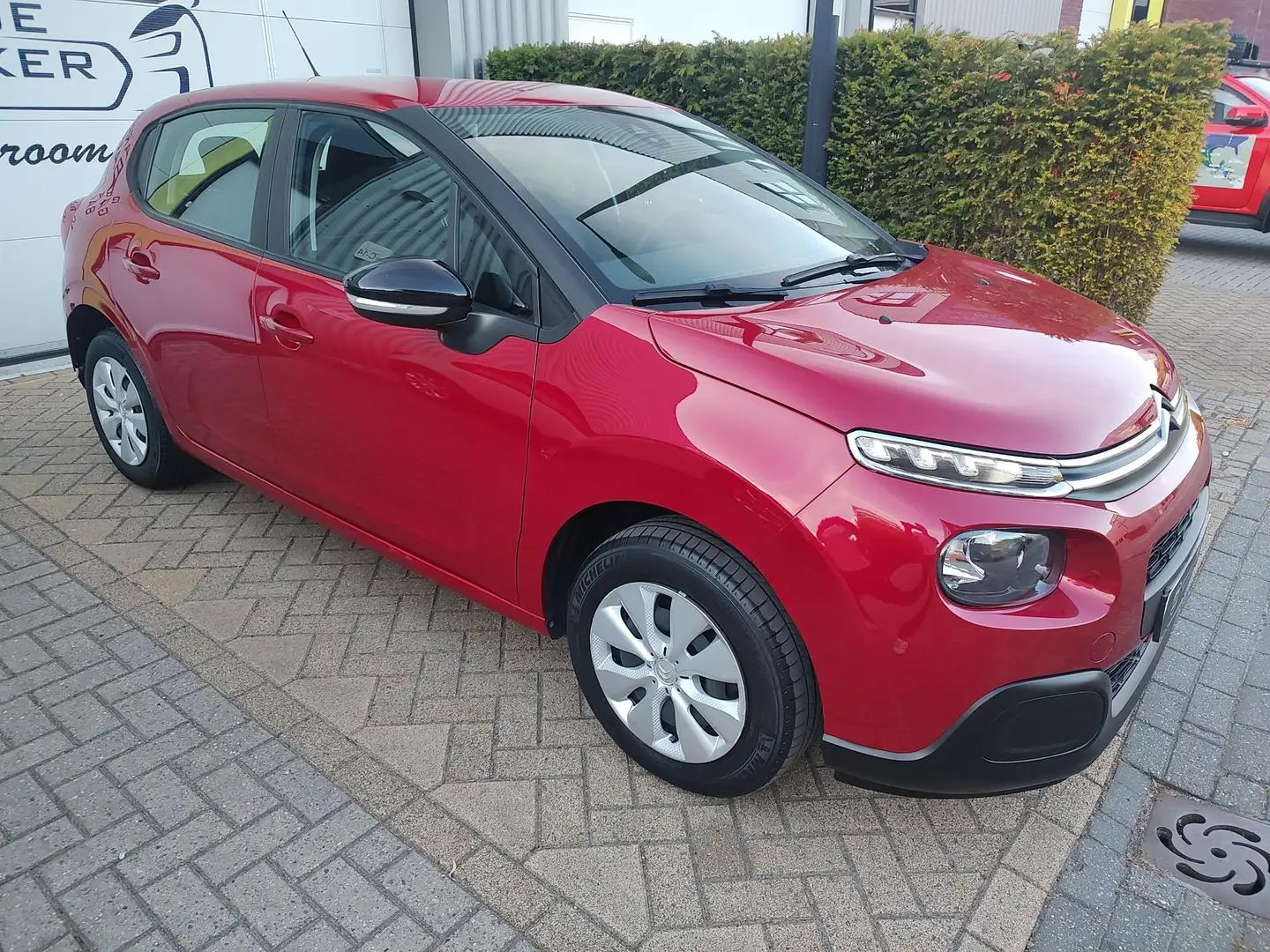 Citroen C3 1.2 PureTech Business Trekhaak Navi-Carplay Cruise Rojo - 2