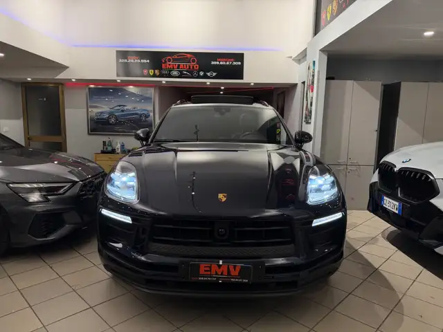 Porsche Macan view 2