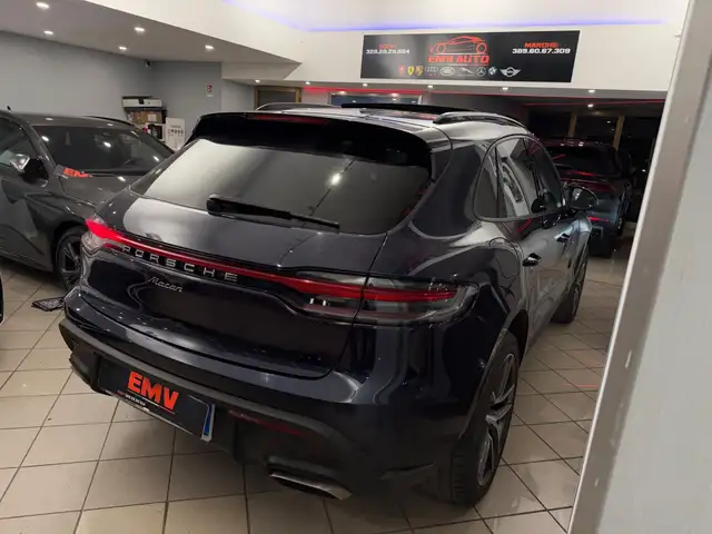 Porsche Macan view 14
