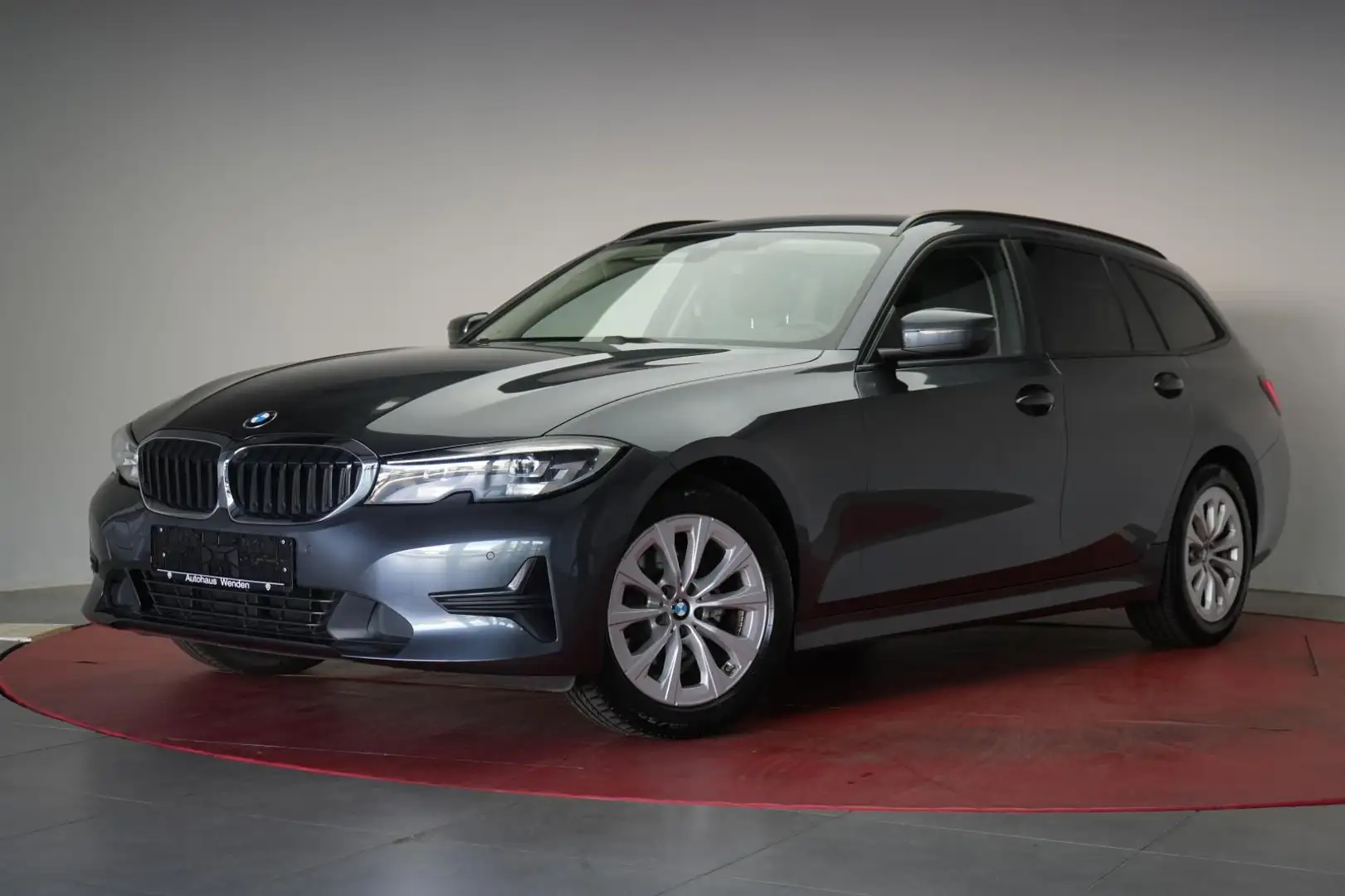 BMW 318 d Touring Advantage Navi/Temp/Carplay/LED/Sh Grau - 2