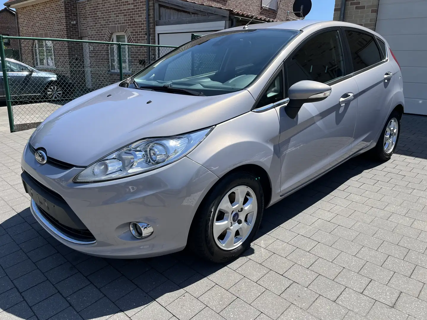 Ford Fiesta 1.6TDCI/TITANIUM/ECOMATIC Beige - 1