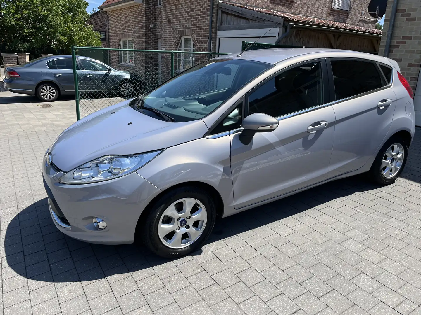 Ford Fiesta 1.6TDCI/TITANIUM/ECOMATIC Beige - 2