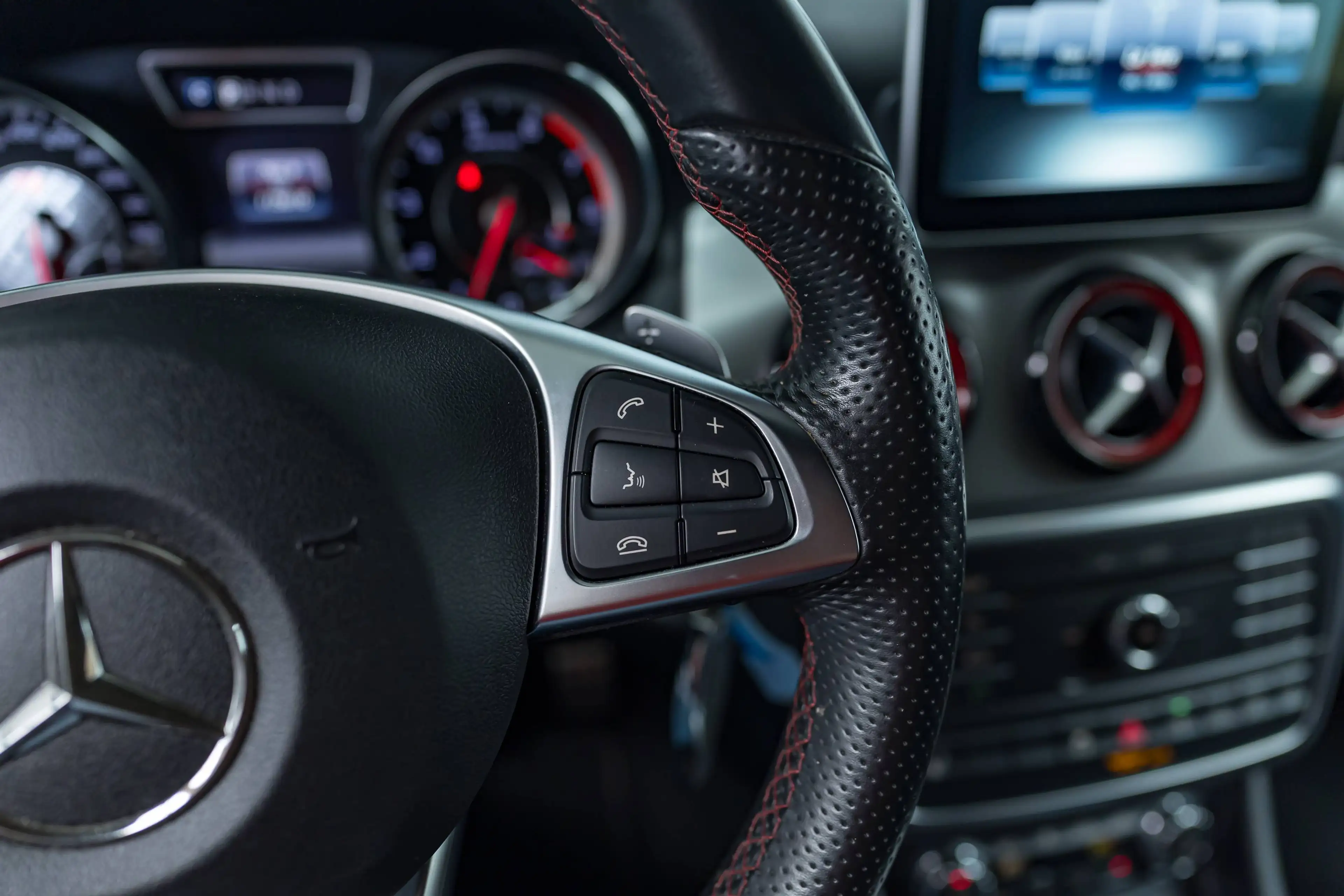 Mercedes-Benz CLA 45 AMG SHOOTING BREAK|4-MATIC|HEATEDSEATS|CAMERA|CC| — photo 26