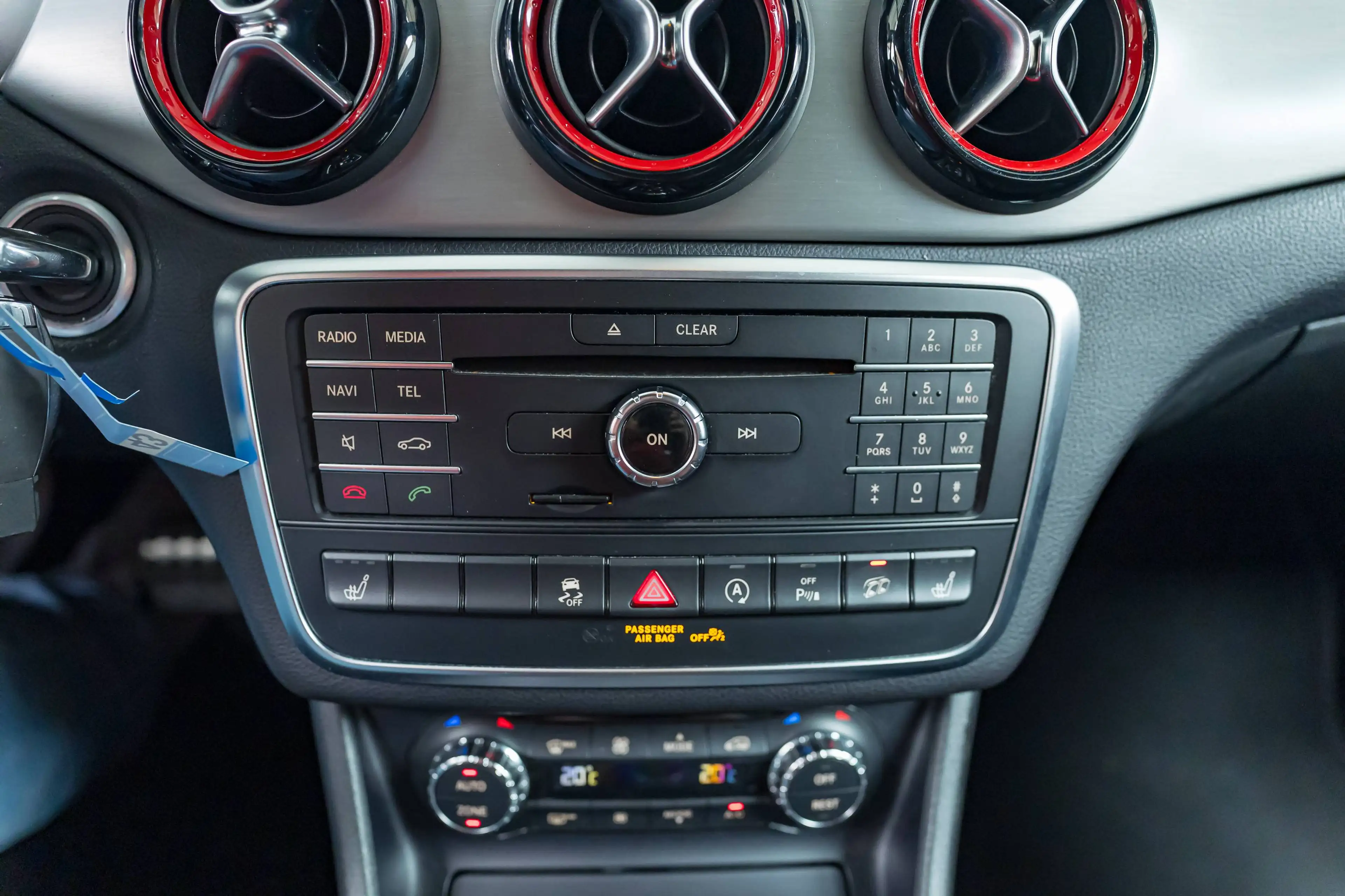 Mercedes-Benz CLA 45 AMG SHOOTING BREAK|4-MATIC|HEATEDSEATS|CAMERA|CC| — photo 35