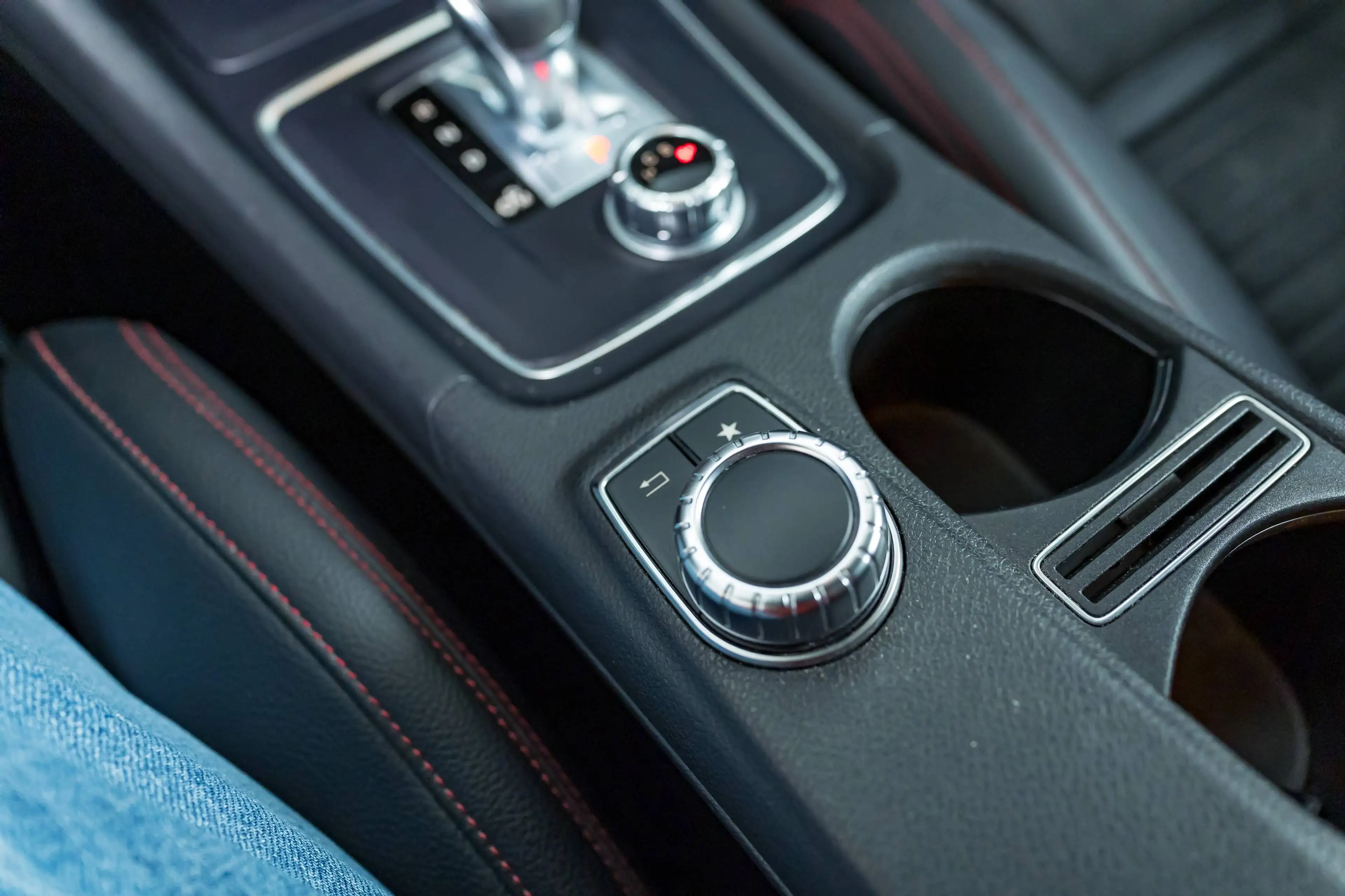 Mercedes-Benz CLA 45 AMG SHOOTING BREAK|4-MATIC|HEATEDSEATS|CAMERA|CC| — photo 41