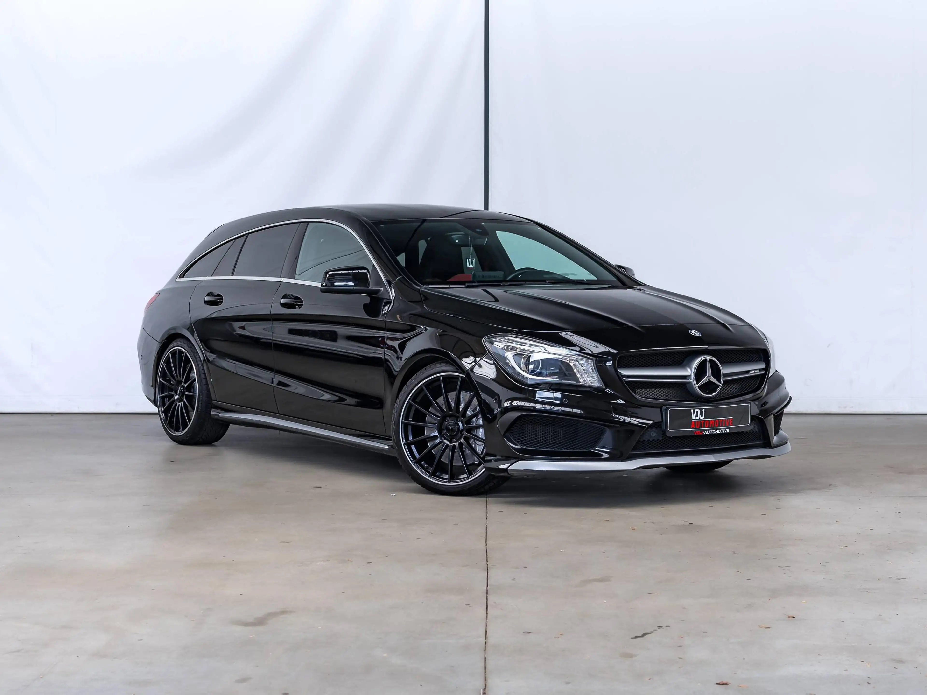 Mercedes-Benz CLA 45 AMG SHOOTING BREAK|4-MATIC|HEATEDSEATS|CAMERA|CC| — photo 5