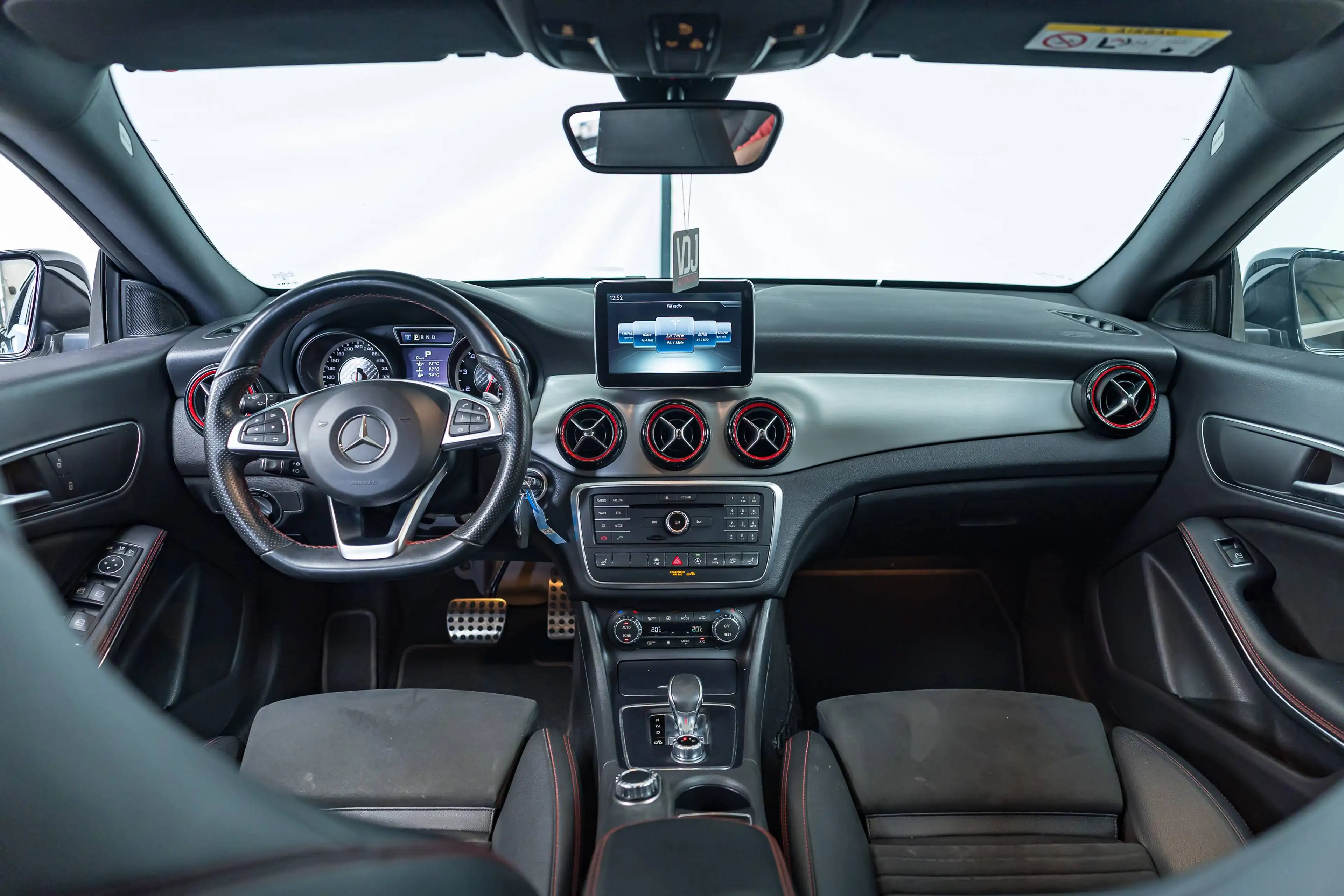 Mercedes-Benz CLA 45 AMG SHOOTING BREAK|4-MATIC|HEATEDSEATS|CAMERA|CC| — photo 16