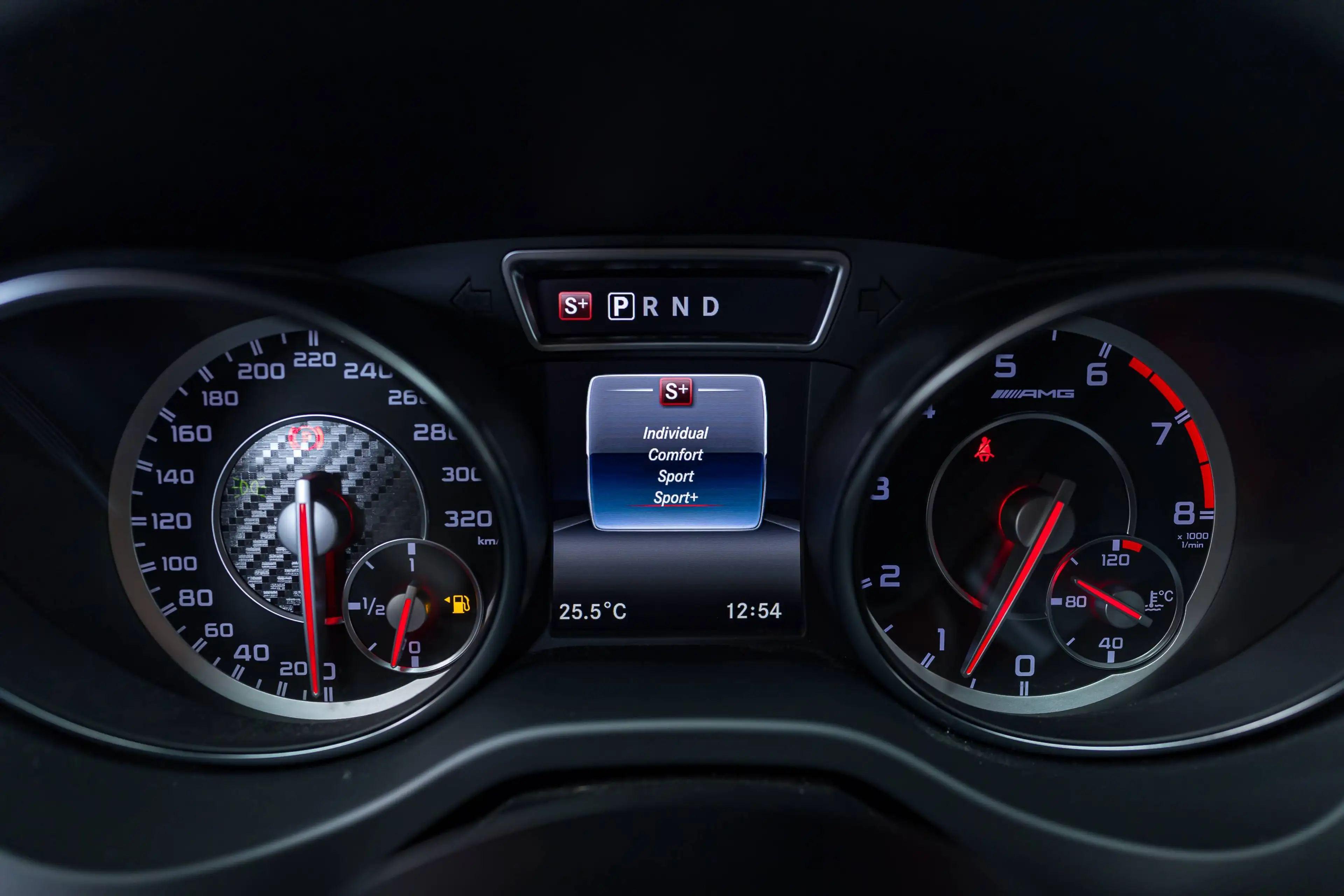 Mercedes-Benz CLA 45 AMG SHOOTING BREAK|4-MATIC|HEATEDSEATS|CAMERA|CC| — photo 27