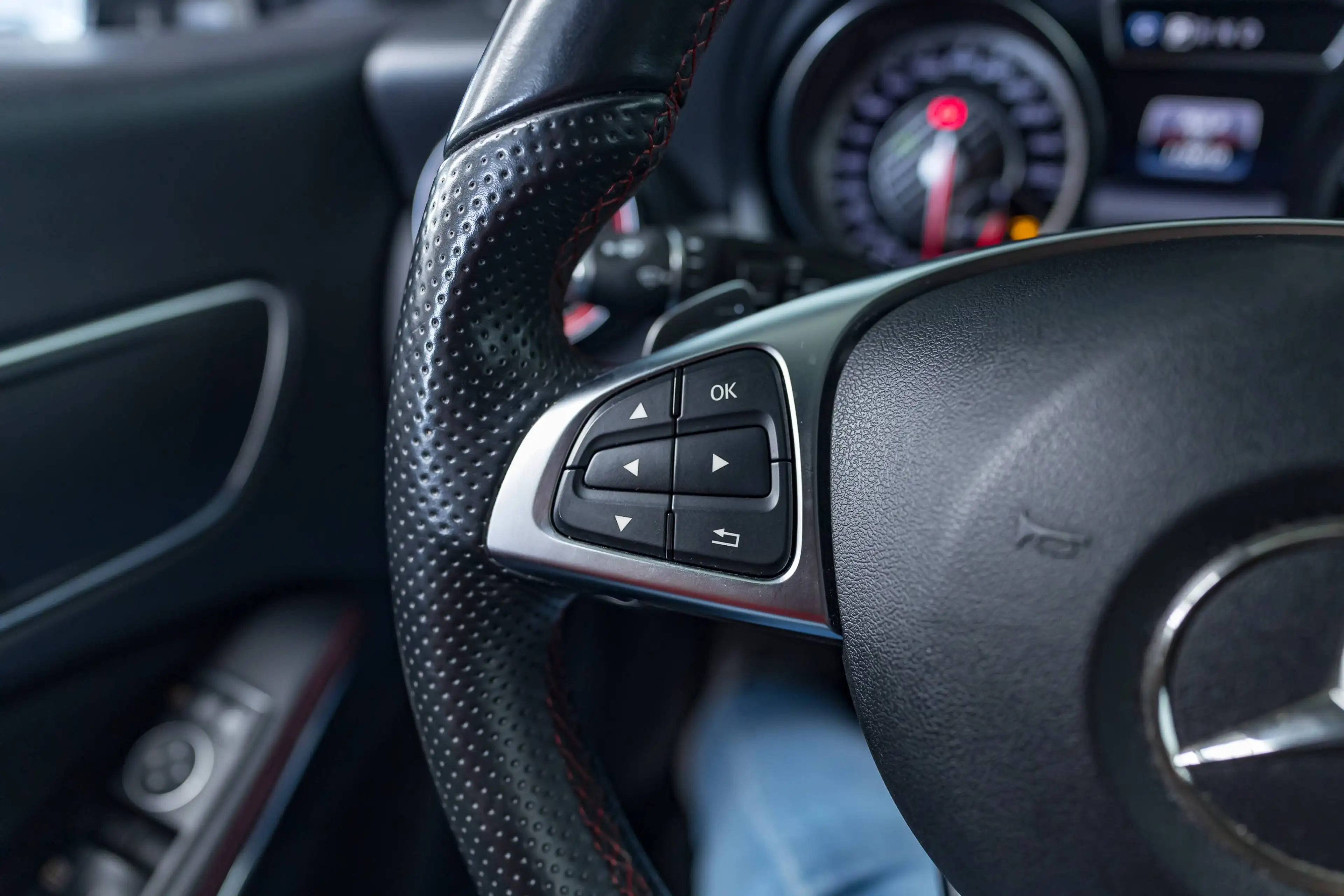 Mercedes-Benz CLA 45 AMG SHOOTING BREAK|4-MATIC|HEATEDSEATS|CAMERA|CC| — photo 25