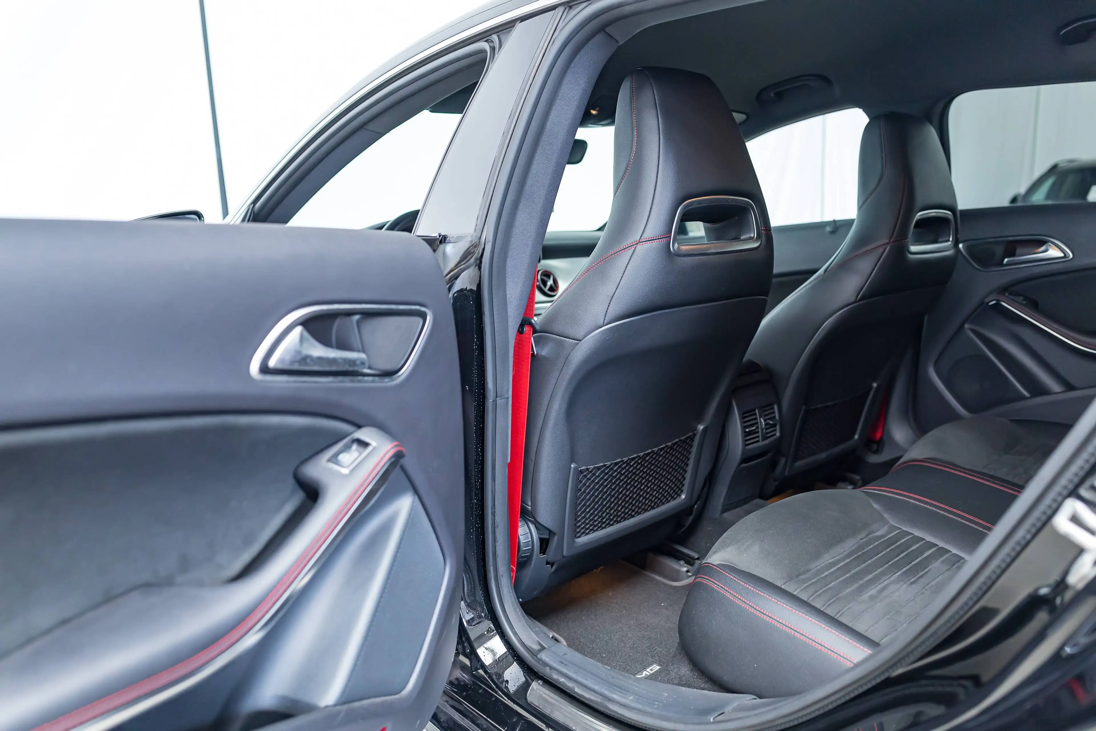 Mercedes-Benz CLA 45 AMG SHOOTING BREAK|4-MATIC|HEATEDSEATS|CAMERA|CC| — photo 14